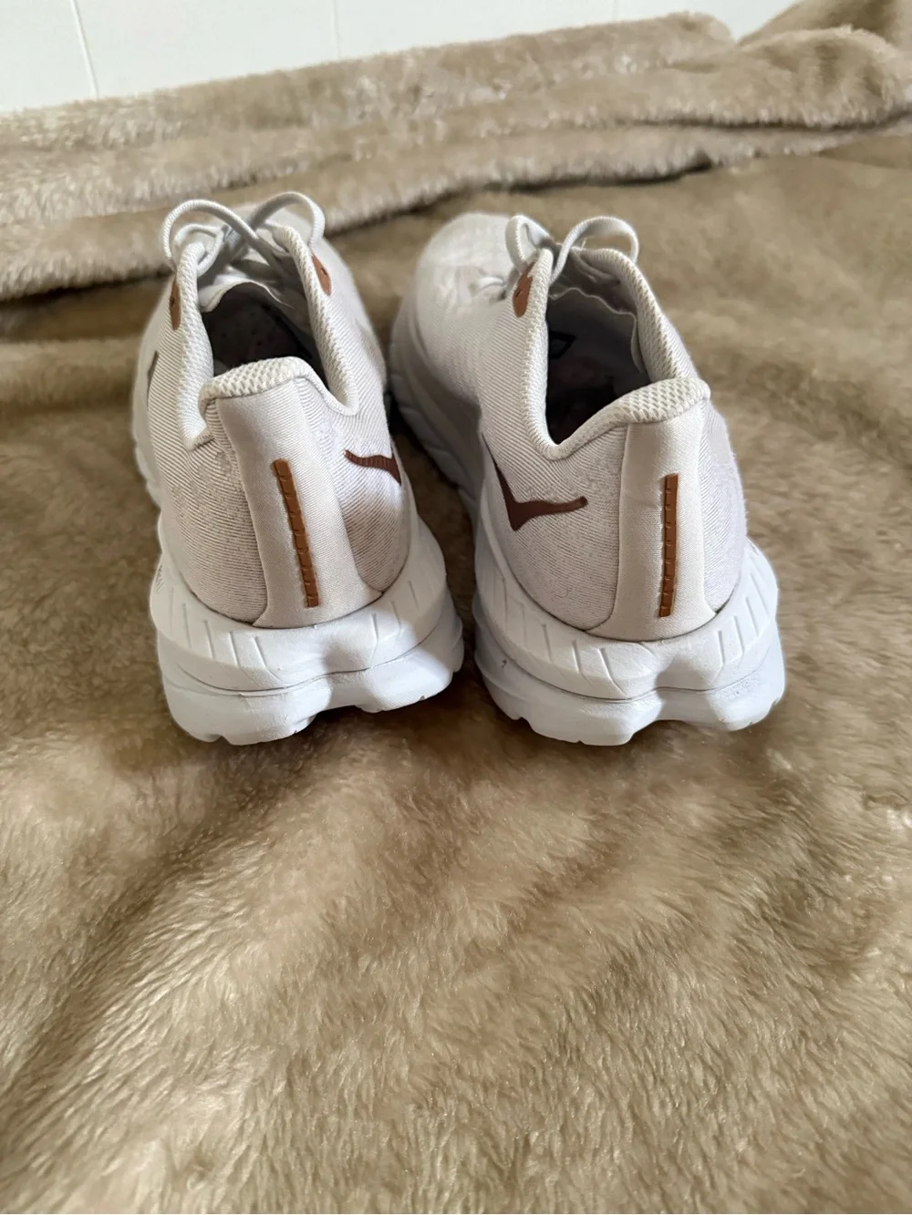 Hoka Mach 5 White Athletic Running Shoe with Rose Gold Logo
